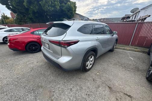 2024 Toyota Highlander LE