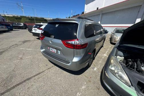 Celestial Silver Metallic 2020 Toyota Sienna LE