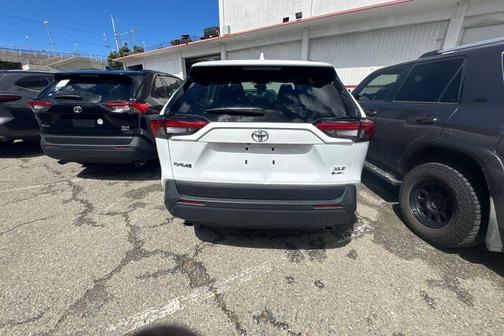 Ice Cap 2025 Toyota RAV4 Hybrid XLE