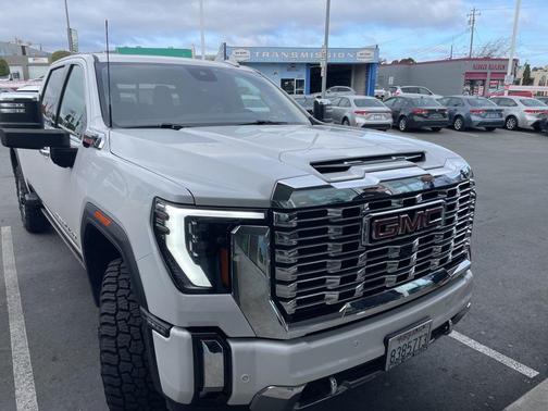 2024 GMC Sierra 2500 Denali