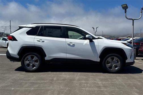 2025 Toyota RAV4 Hybrid LE