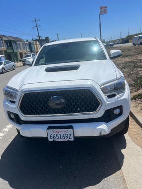 Super White 2019 Toyota Tacoma TRD Sport