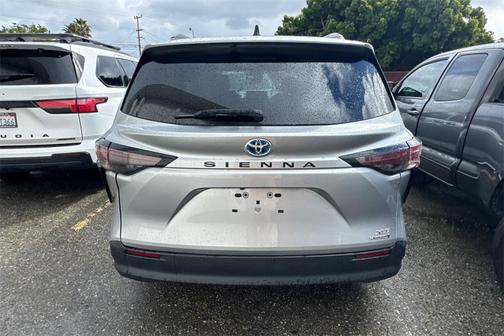 2023 Toyota Sienna XLE