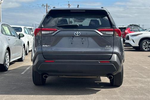 2020 Toyota RAV4 Hybrid XLE