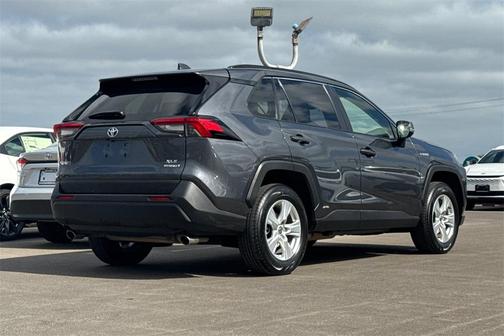 2020 Toyota RAV4 Hybrid XLE
