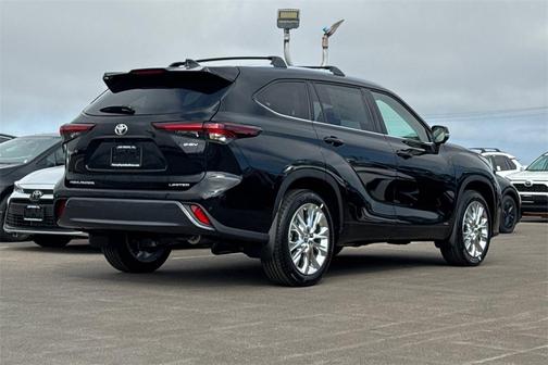 2025 Toyota Highlander Hybrid Limited