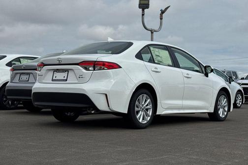 2026 Toyota Corolla Hybrid LE