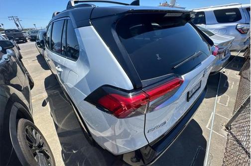 2024 Toyota RAV4 Hybrid SE