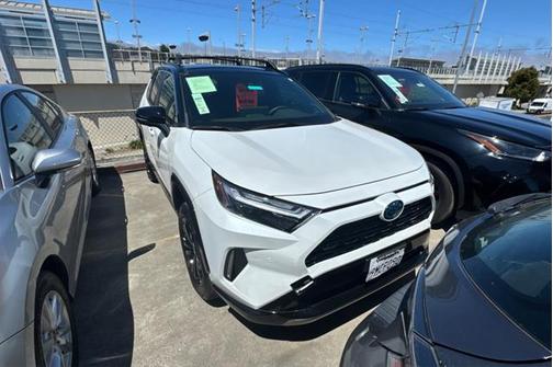 2024 Toyota RAV4 Hybrid SE
