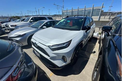 2024 Toyota RAV4 Hybrid SE