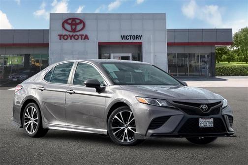 2020 Toyota Camry SE