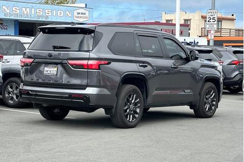 2024 Toyota Sequoia Platinum