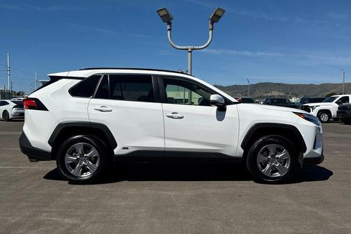 2025 Toyota RAV4 Hybrid LE