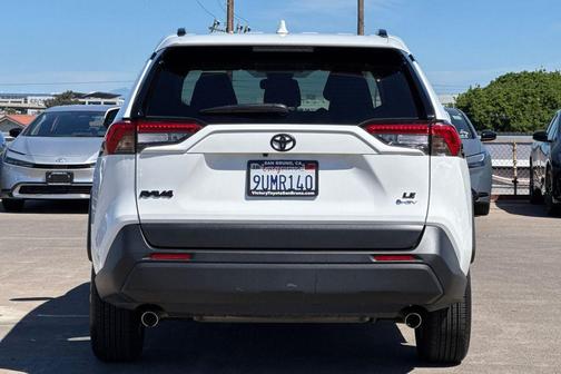 2025 Toyota RAV4 Hybrid LE