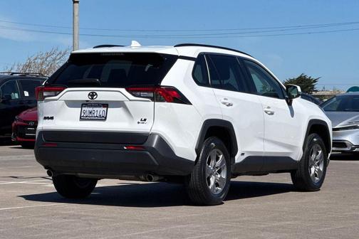 2025 Toyota RAV4 Hybrid LE