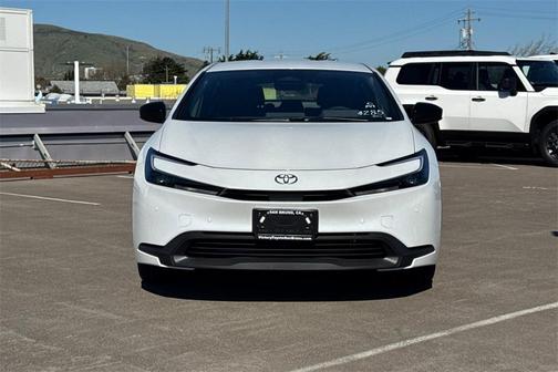 2025 Toyota Prius LE