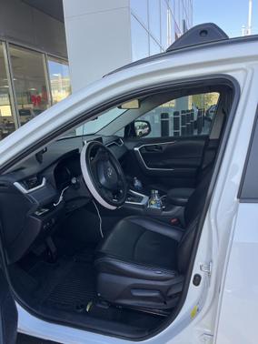 2023 Toyota RAV4 Hybrid LE