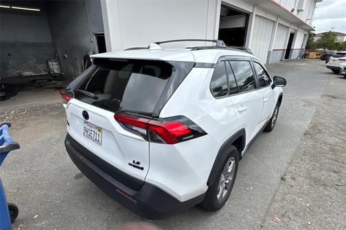 2023 Toyota RAV4 Hybrid LE