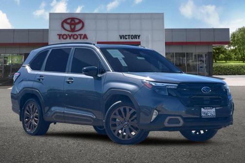 Magnetite Gray Metallic 2025 Subaru Forester Sport