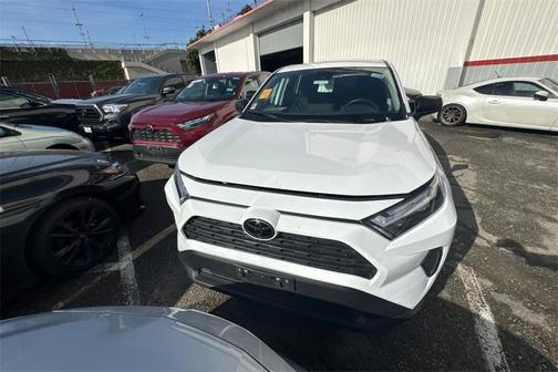 2024 Toyota RAV4 LE