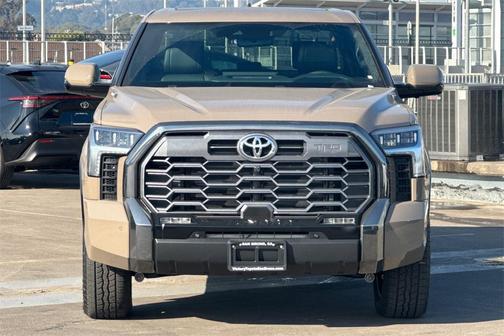 2026 Toyota Tundra Hybrid Platinum