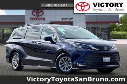 2021 Toyota Sienna XLE 8 Passenger