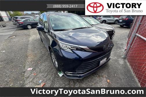 2021 Toyota Sienna XLE 8 Passenger