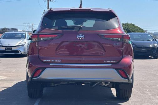 Ruby Flare Pearl 2026 Toyota Highlander Hybrid Platinum