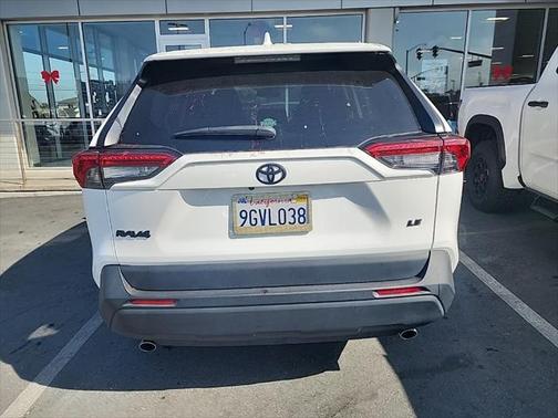 2023 Toyota RAV4 LE