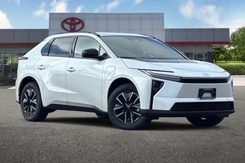 Wind Chill Pearl 2026 Toyota bZ XLE Plus