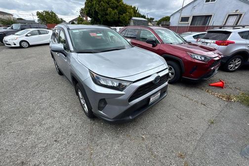 Silver Sky Metallic 2019 Toyota RAV4 Hybrid LE