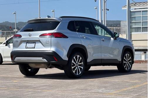 2023 Toyota Corolla Cross XLE