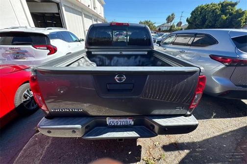 2021 Nissan Frontier SV