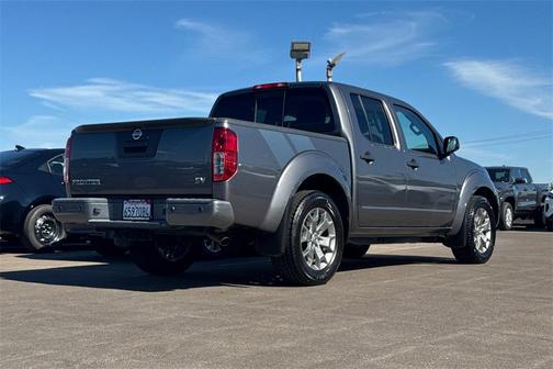 2021 Nissan Frontier SV