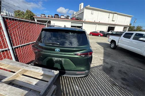 2025 Toyota Sienna XLE