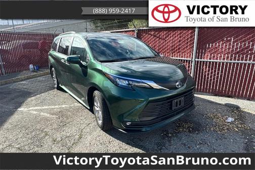 2025 Toyota Sienna XLE