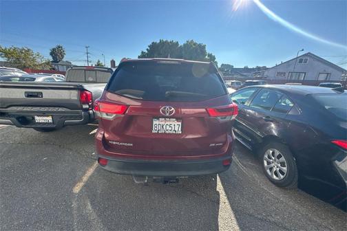 2018 Toyota Highlander SE