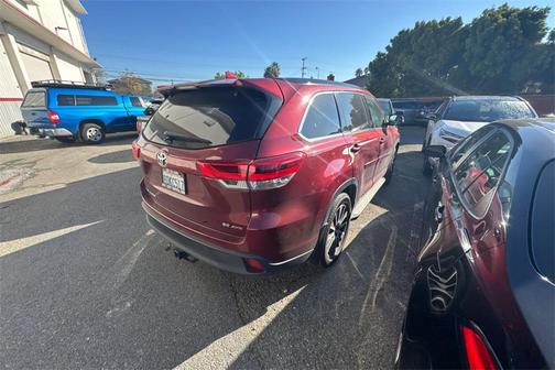 2018 Toyota Highlander SE