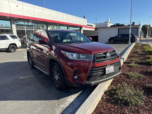 2018 Toyota Highlander SE