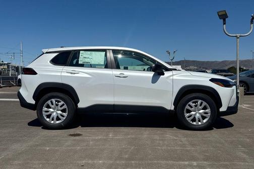 Wind Chill Pearl 2026 Toyota Corolla Cross L