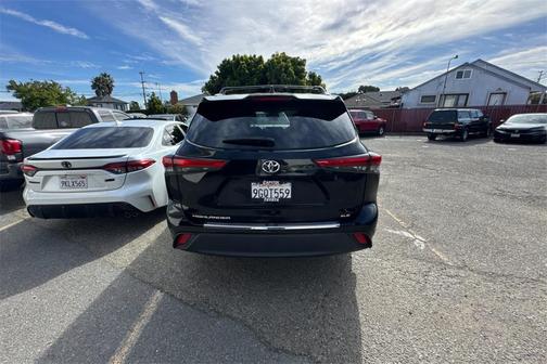 2023 Toyota Highlander XLE