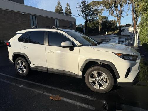 2022 Toyota RAV4 Hybrid LE