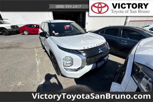 2023 Mitsubishi Outlander SE Black Edition 2WD