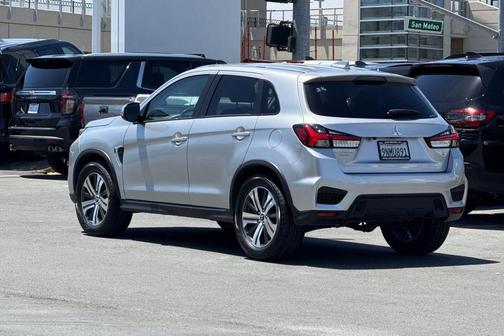 Labrador Black 2024 Mitsubishi Outlander Sport SE