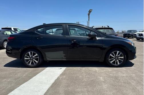 2021 Nissan Versa 1.6 SV