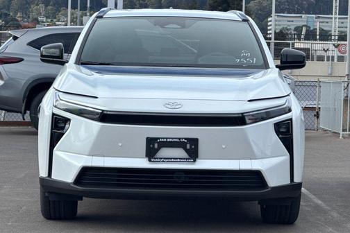 Wind Chill Pearl 2026 Toyota bZ XLE Plus