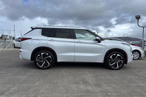 2024 Mitsubishi Outlander PHEV SEL