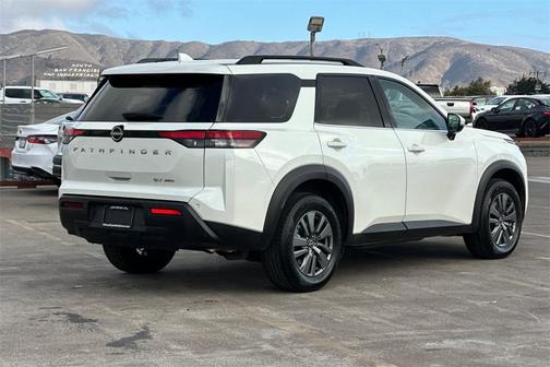 2024 Nissan Pathfinder SV 4WD