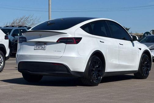 2025 Tesla Model Y Long Range Dual Motor All-Wheel Drive