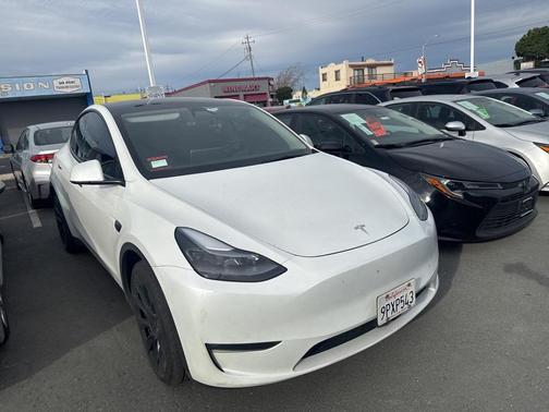 2025 Tesla Model Y Long Range Dual Motor All-Wheel Drive